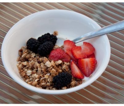 homemade low-sugar granola