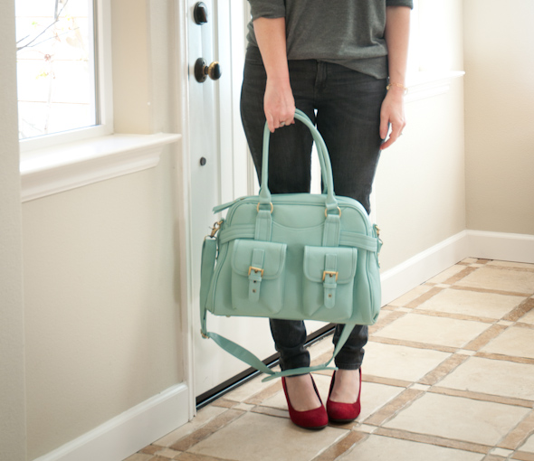 Want to win the bag from Jo Totes? {outfit ideas from Lisa Leonard}